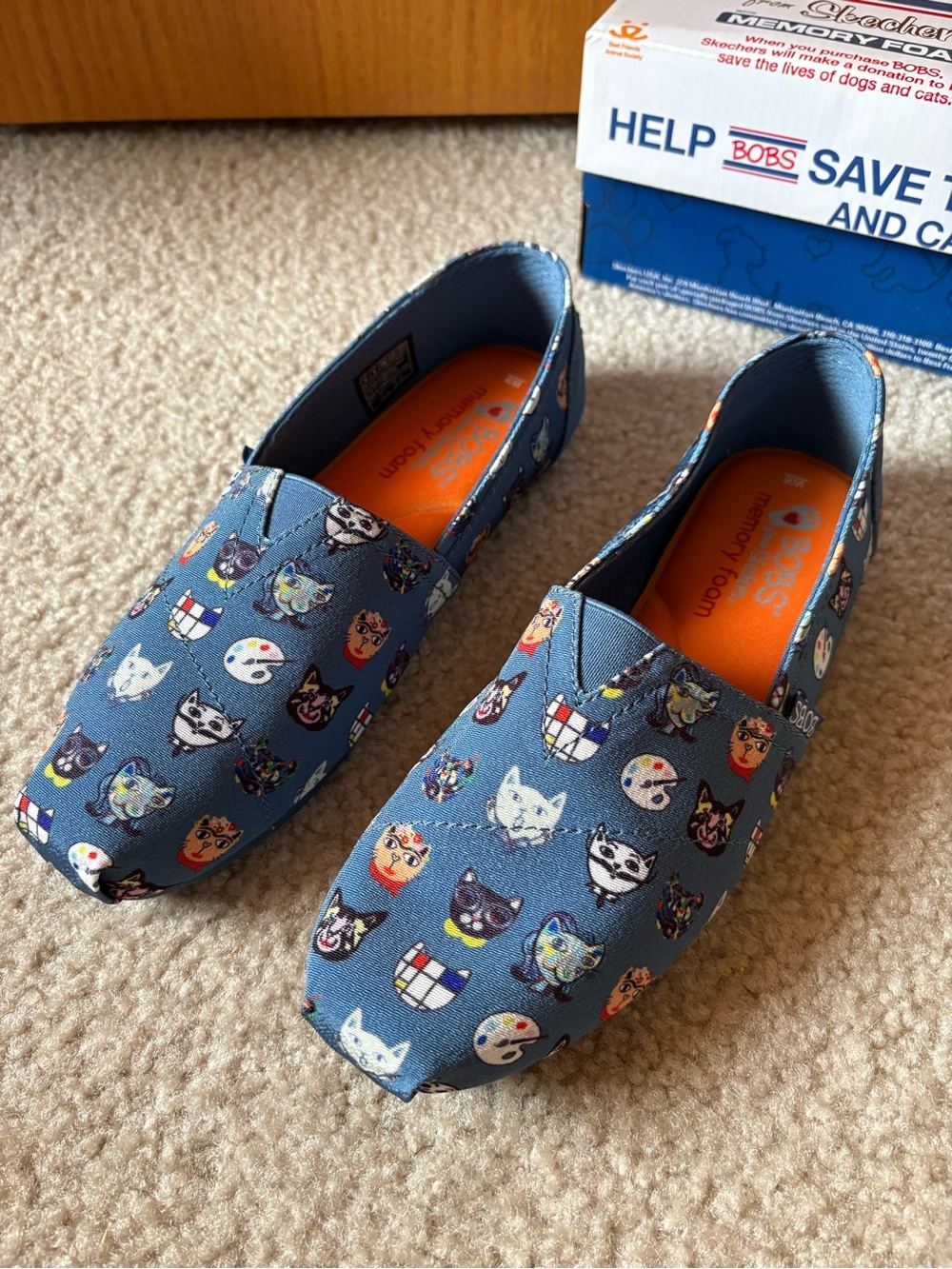 Women’s Bobs from Skechers Cat Art Hissstory Slip ins Sz 8